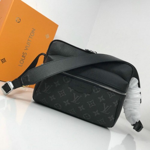 Louis Vuitton Monogram Canvas Messenger PM Schwarz M43845