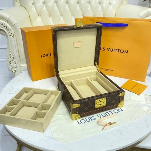 Louis Vuitton NICE JEWELRY CASE M44185 Creme