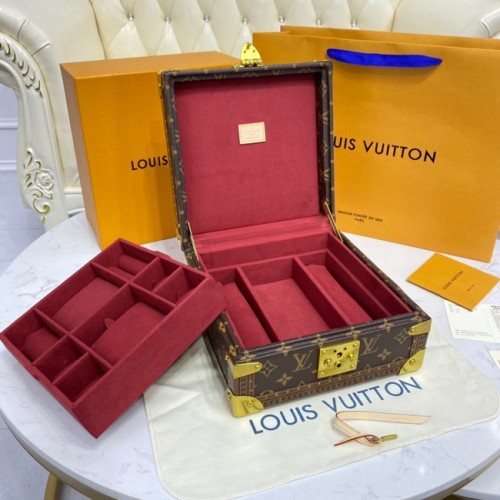 Louis Vuitton NICE SCHMUCKETUI M44185 rot