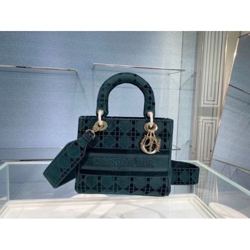 MITTLERE LADY D-LITE TASCHE Cannage Embroidered Velvet M0565OW grün