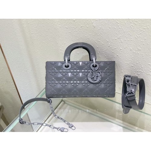 MITTLERE LADY DIOR TASCHE Cannage Lammleder C2811 grau