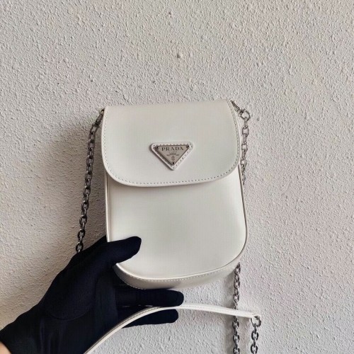 Prada Mini-Tasche aus gebürstetem Leder 1BH185 weiß