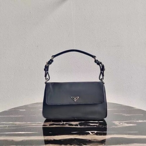 Prada Kleine Tasche aus gebürstetem Leder 2AD138 schwarz