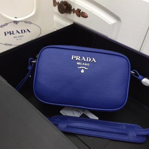 Prada Schultertasche aus Kalbsleder 1841 blau