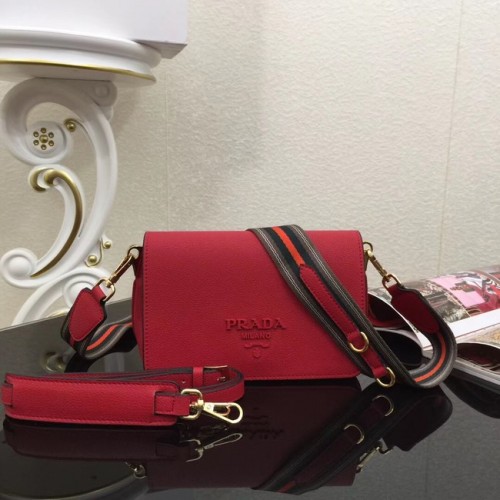 Prada Schultertasche aus Kalbsleder 66133 rot