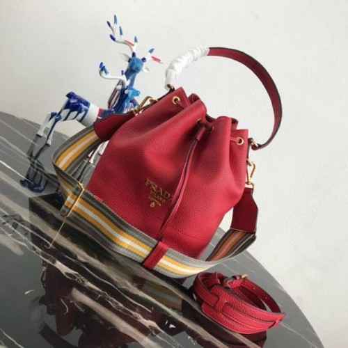 Prada Bucket Bag aus Leder 1BE018 rot