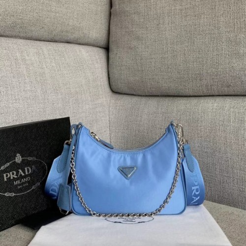 Prada Re-Edition 2005 Nylon Umhängetasche 1BH204 hellblau