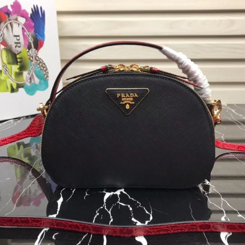 Prada Odette Tasche aus Saffiano-Leder 1BH123 schwarz&rot