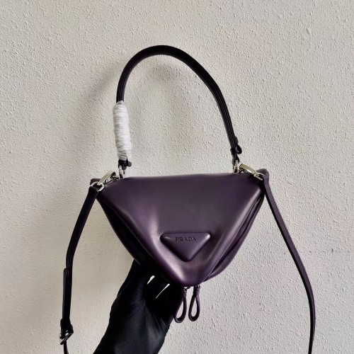 Prada Handtasche aus gepolstertem Nappaleder 3BA315 violett