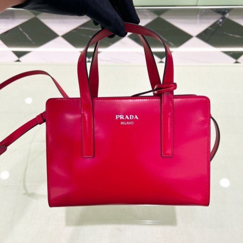 Prada Re-Edition 1995 Kleine Schultertasche aus gebürstetem Leder 1BA357 Rot