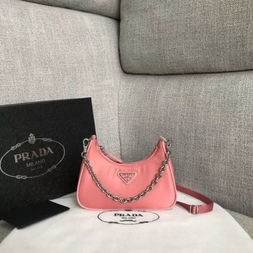 Prada Re-Edition 2005 Mini-Umhängetasche aus Nylon 1BH203 Rosa