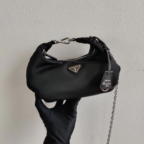 Prada Re-Edition 2005 Nylon Umhängetasche 1BH172 schwarz