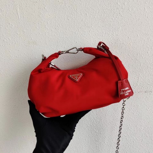 Prada Re-Edition 2005 Nylon Umhängetasche 1BH172 rot