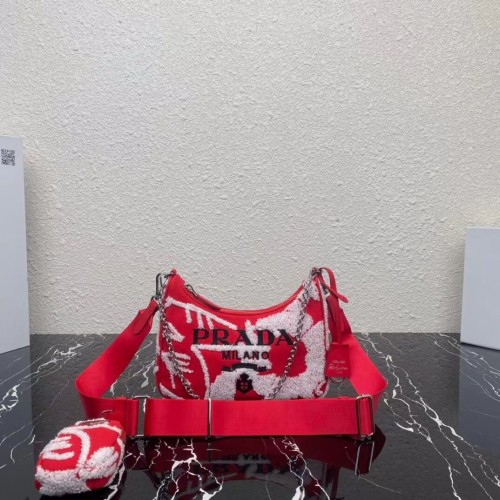 Prada Re-Edition 2006 bestickte Drill Umhängetasche 1BH204 rot