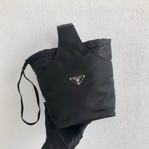 Prada Re-Edition Nylon Tragetasche 1N1420 schwarz
