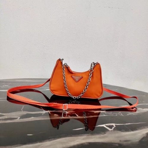 Prada Re-Edition Mini-Umhängetasche aus Nylon 1TT122 orange