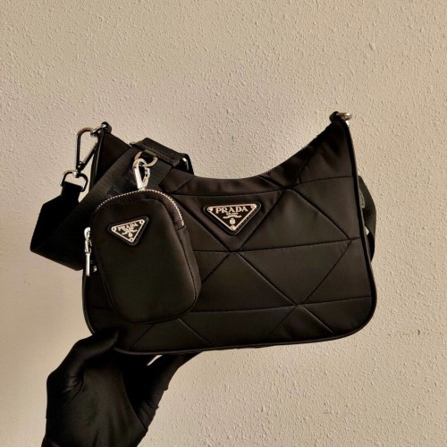 Prada Re-Edition Nylon Umhängetasche 1BC151A schwarz