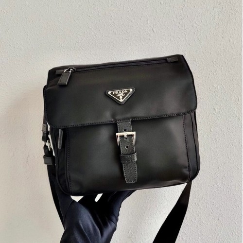Prada Umhängetasche aus Re-Nylon und Saffiano-Leder BD8993 schwarz