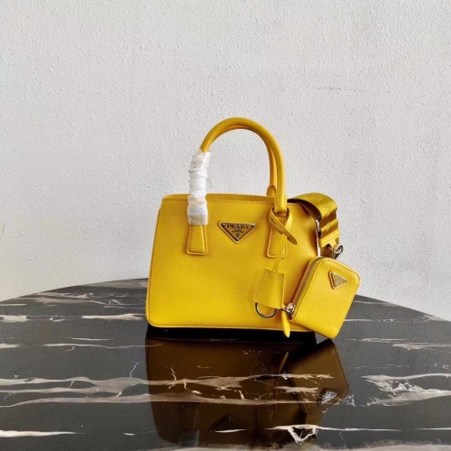 Prada Mini-Tasche aus Saffiano-Leder 1BA296 gelb
