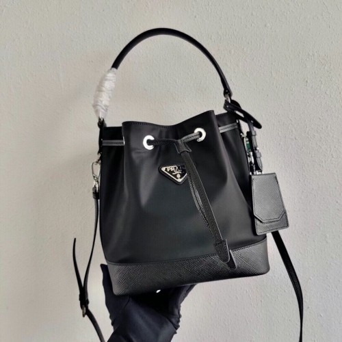 Prada Mini-Schultertasche aus Saffiano-Leder 1AE055 schwarz