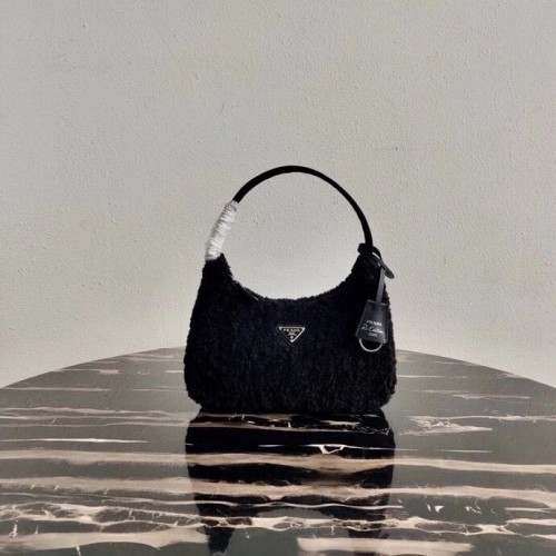 Prada Mini-Tasche aus Lammfell 1NE515 schwarz