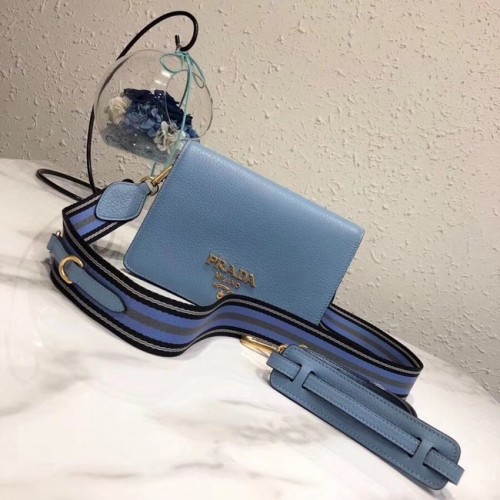 Prada Schultertasche aus Kalbsleder 1BD102 blau