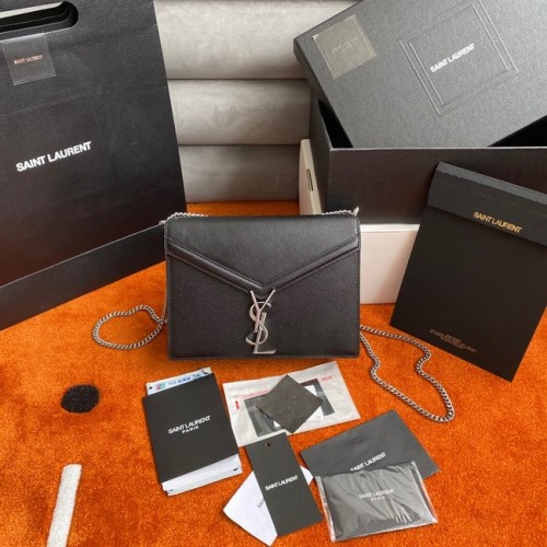 SAINT LAURENT CASSANDRA MITTLERE KETTENTASCHE AUS GRAIN DE POUDRE GEPRÄGTEM LEDER 532750 schwarz