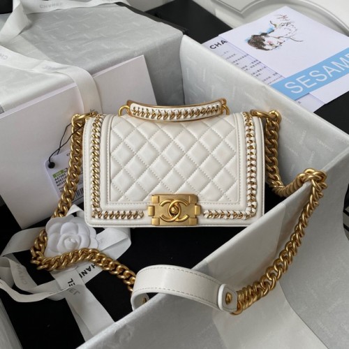 HANDTASCHE KLEINER JUNGE CHANEL Goldfarbenes Metall A67085 WEISS
