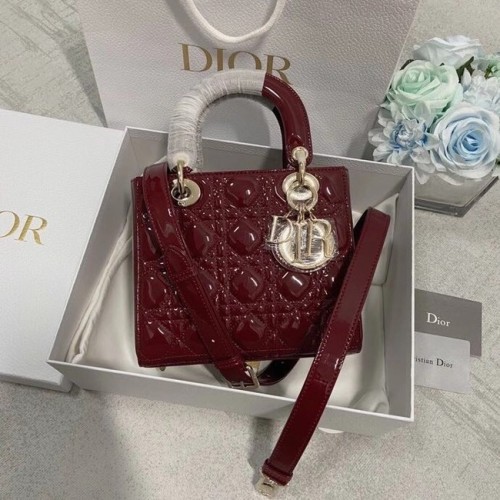 KLEINE LADY DIOR TASCHE Rotes Kalbslackleder M0531