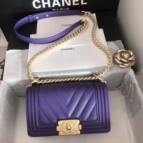 Kleine Chanel-Handtasche V67085 für Jungen, lila
