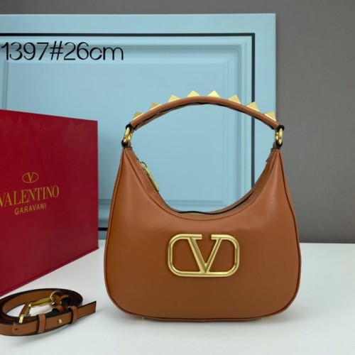 VALENTINO GARAVANI STUD SIGN Hobo Bag aus Kalbsleder 1W2B0K69 Karamell