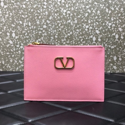VALENTINO GARAVANI Clutch aus genarbtem Kalbsleder mit Nieten 0620 rosa