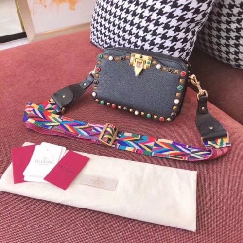 Valentino Garavani Rockstud Leder Umhängetasche 7279 schwarz