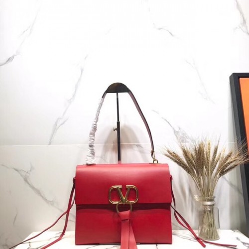Valentino Garavani VRING Kleine Schultertasche aus Leder 00843 rot