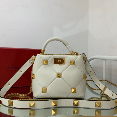 Valentino Medium Garavani Roman Stud V1198 weiß