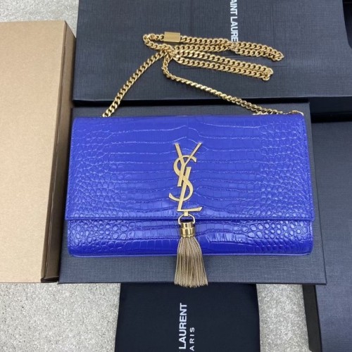 YSL KATE MEDIUM MIT QUASTE AUS GLÄNZENDEM LEDER MIT KROKODIL-PRÄGUNG 377829 blau