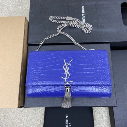 YSL KATE MEDIUM MIT QUASTE AUS GLÄNZENDEM LEDER MIT KROKODIL-PRÄGUNG B377829 blau