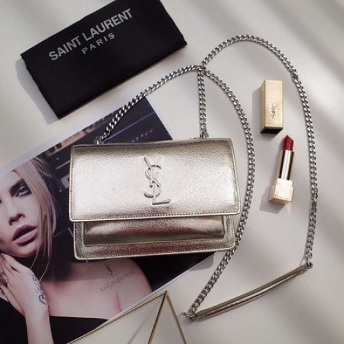 Yves Saint Laurent Schultertasche aus Kalbsleder 452157 Gold