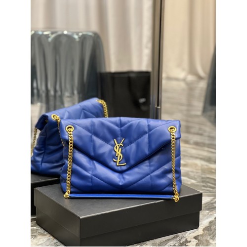 Yves Saint Laurent MITTLERE LOULOU PUFFER TASCHE AUS MATTEM, GESTEPPTEM LEDER IN KRINKELN Y577475 Elektrooptisches Blau