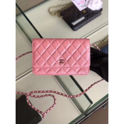Chanel klassische Brieftasche an Kette Genarbtes Kalbsleder Silberfarbenes Metall 33814 Perlmuttrosa