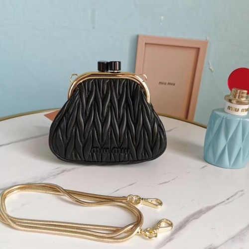 miu miu Matelasse Nappa Leder Mini Umhängetasche 5BB017S schwarz