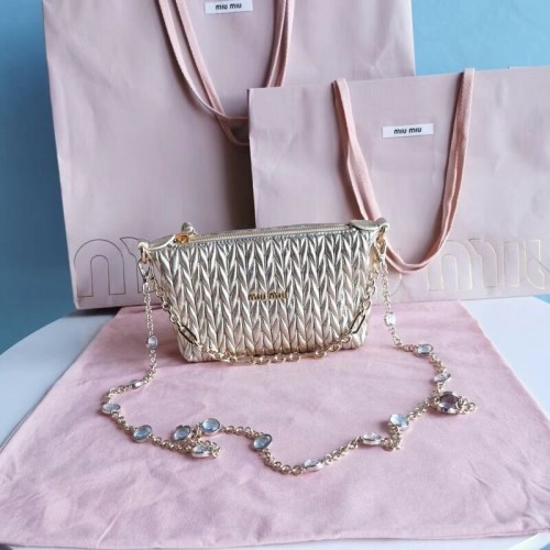 miu miu Matelasse Nappa Leder Mini Umhängetasche 6BE641 gold